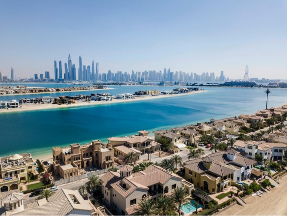 Finding Your Perfect Home in the UAE: Villas vs. Apartments